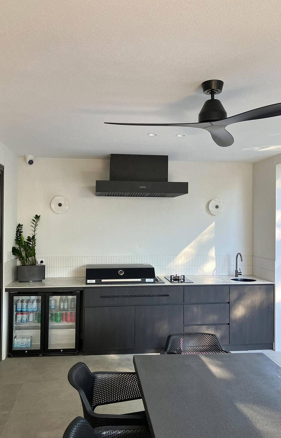 Schweigen Non-Silent Black BBQ Rangehood 1200mm CL7372B (Clearance) - Image 9